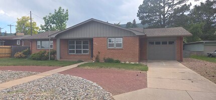 Building Photo - 822 Orion Dr
