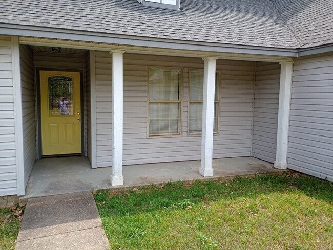 Building Photo - 3208 Quail Ridge Rd