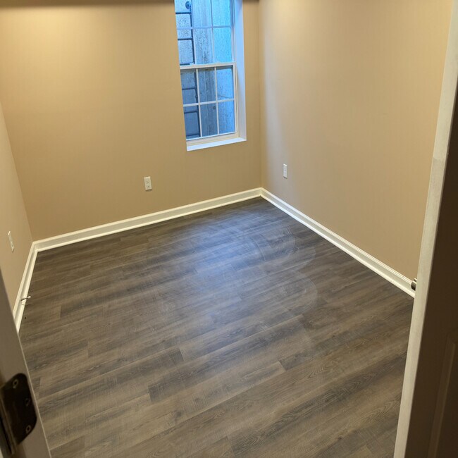 Foto del edificio - 4820 Hayes St NE