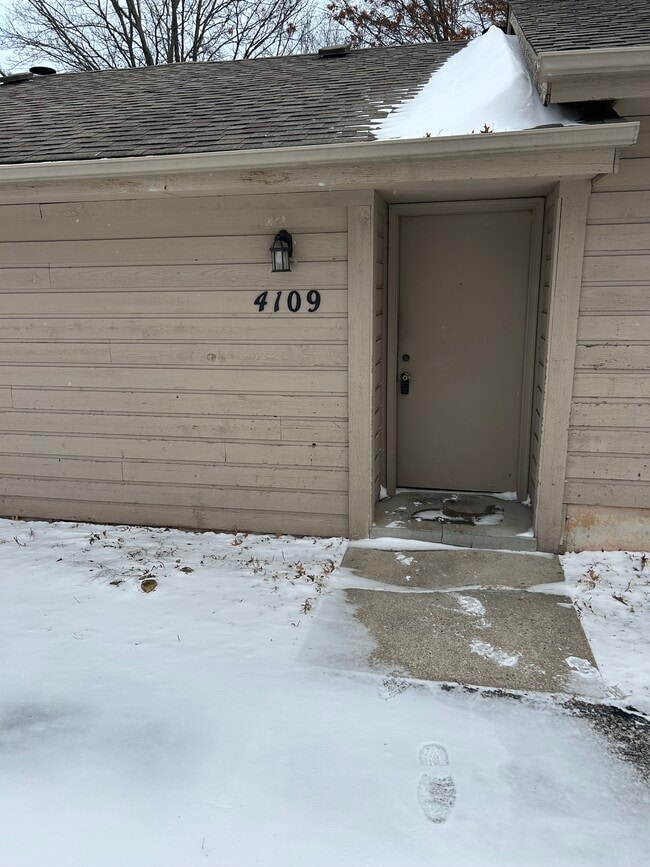 Building Photo - 4109 Applewood Ln