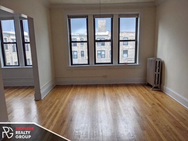 Building Photo - 2704 N Milwaukee Ave