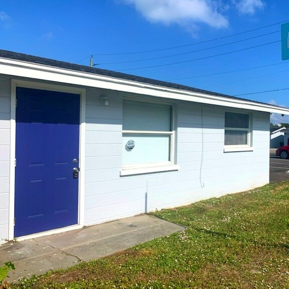 Photo - 522 10th st W-C