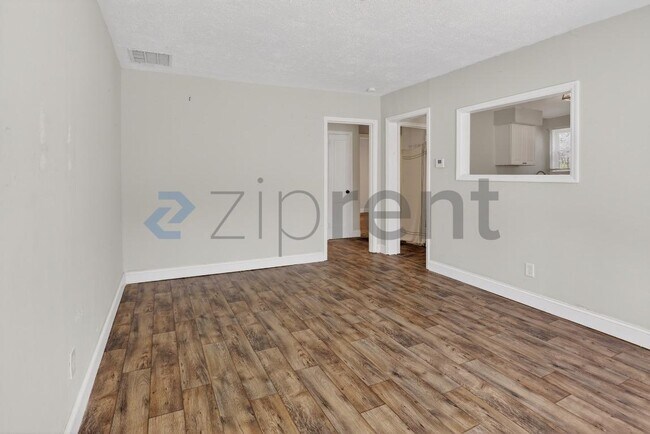 Foto del edificio - 1361 Byrere Terrace SW