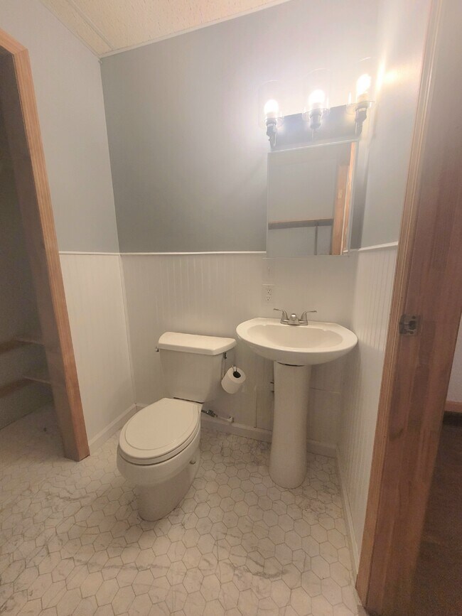 Medio baño - 24 Wilson St