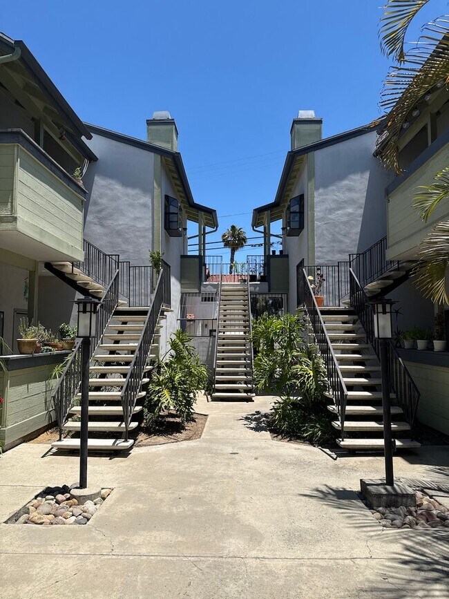 Foto del edificio - 2 BR/2BA Kensington Condominium with Garage