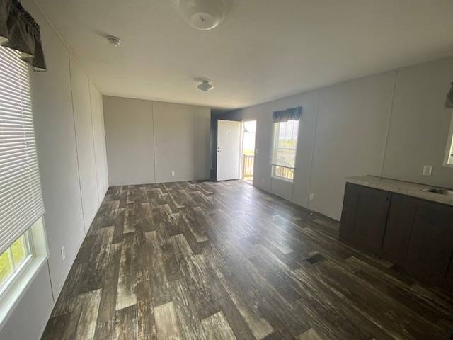 Building Photo - 1520 Bunnys Dr
