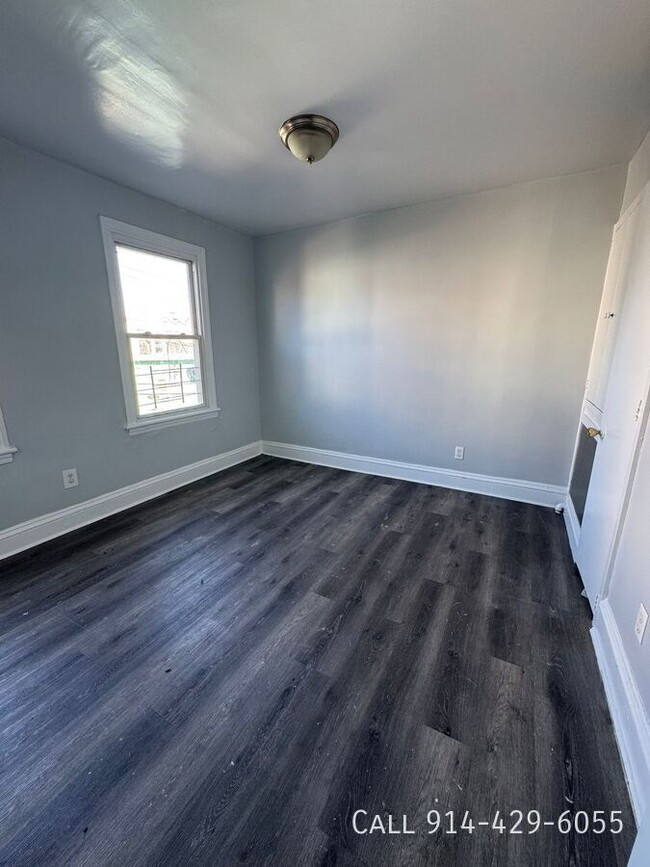 Photo - 122 Oak St Apartment