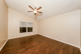 Building Photo - 6403 C Durham Dr
