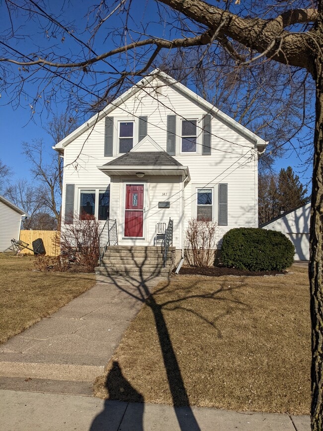 Building Photo - 141 S Willow St