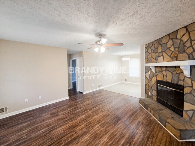 Foto del edificio - 235 Winston Dr