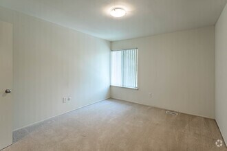 1 BR, 1 BA - Silver Birch - 790 SF - Kensington Manor Apartments