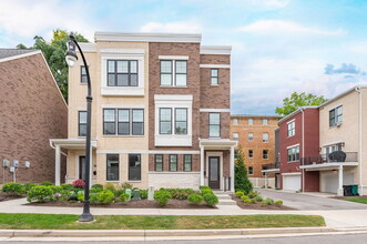 Building Photo - 1607 Merrimac St