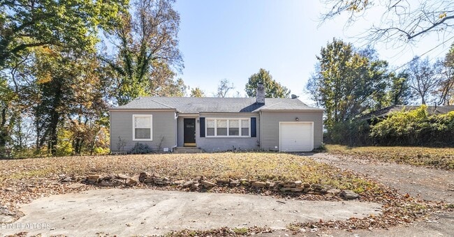 Photo - 602 Lookout Ct SE House