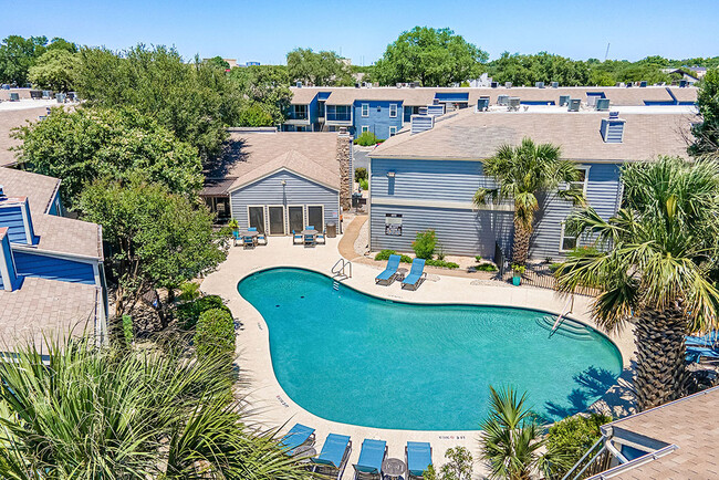 Foto del edificio - Austin Midtown Apartments