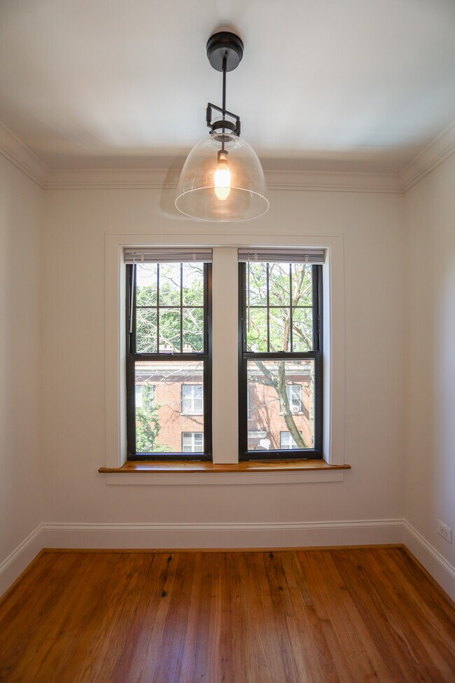 Building Photo - 4403 N Hamilton Ave