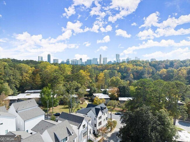 Foto del edificio - 4001 Haverhill Dr NE