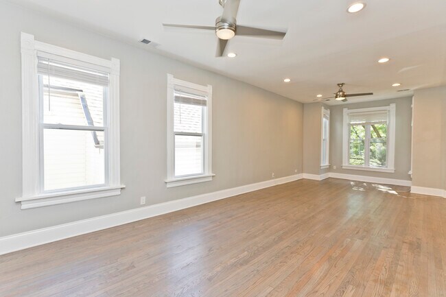 Foto del edificio - 3727 N Marshfield Ave
