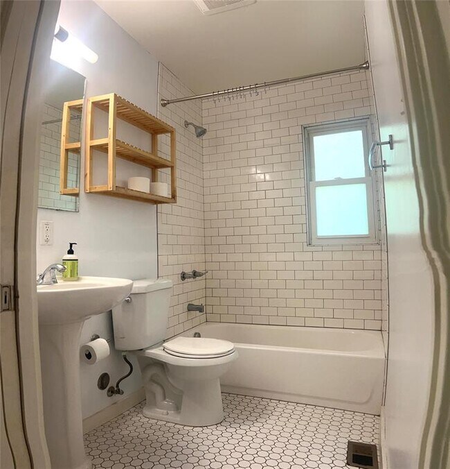 Foto del edificio - 1322 Morgan Ln