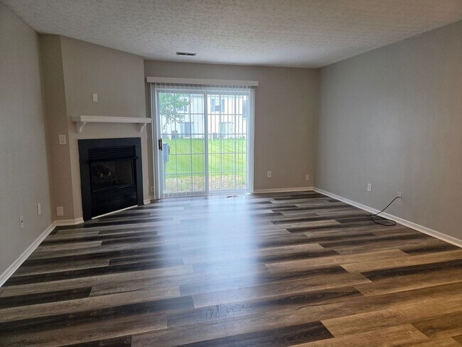 Building Photo - 2 Bedroom Condo in Canal