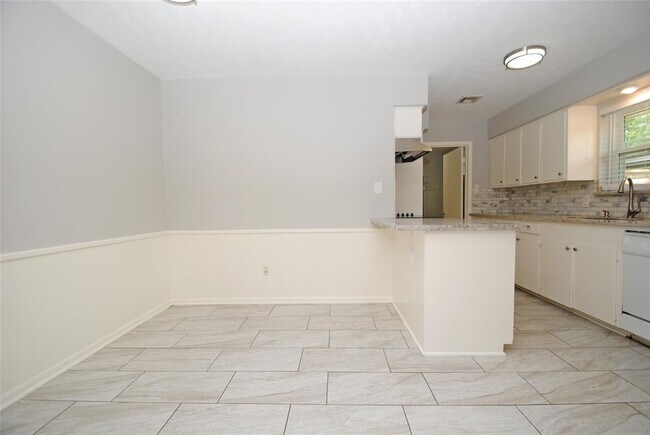 Foto del edificio - 10038 Briarwild Ln