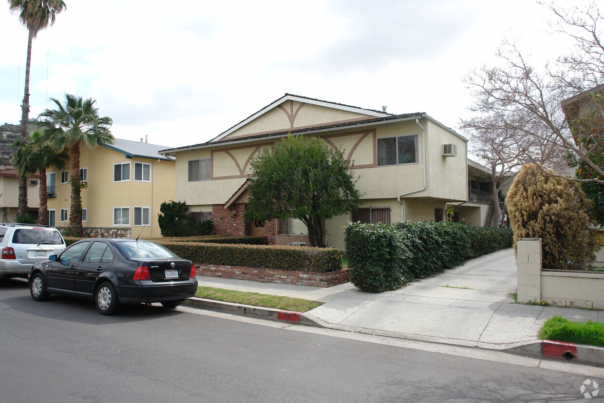 Foto principal - 1422 E Maple St