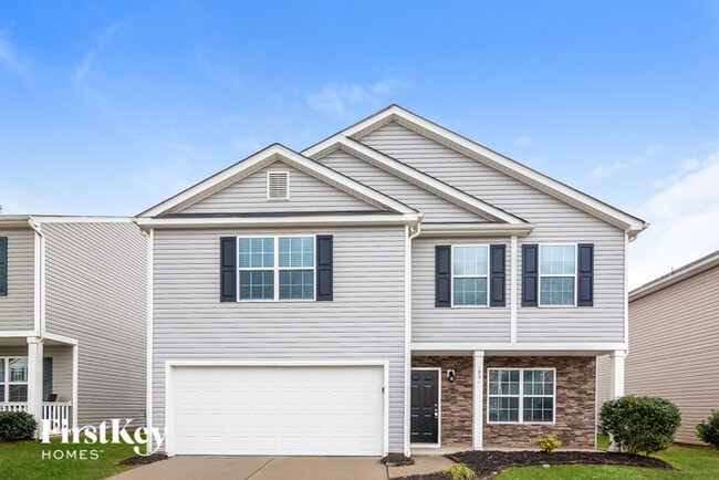 Building Photo - 1831 Eastway Dr