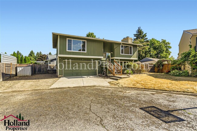 Building Photo - **COMING SOON** Beautiful Split-Level Hill...