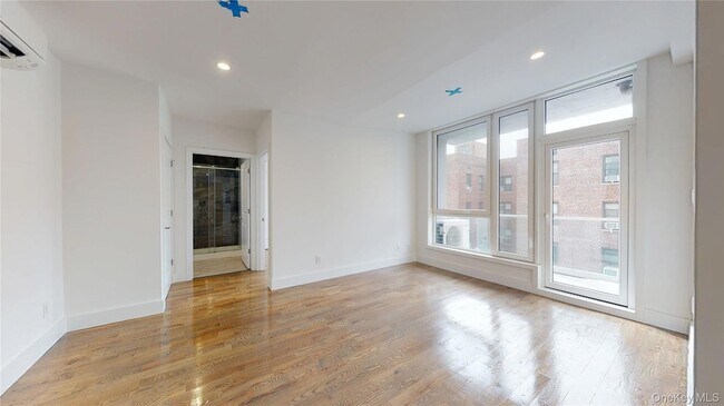 Foto del edificio - 138-28 Queens Blvd