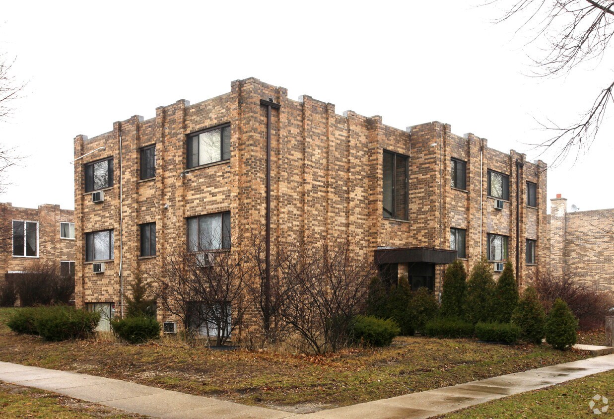 501 E Dogwood Ln, Mount Prospect, IL 60056 Apartments in Mount