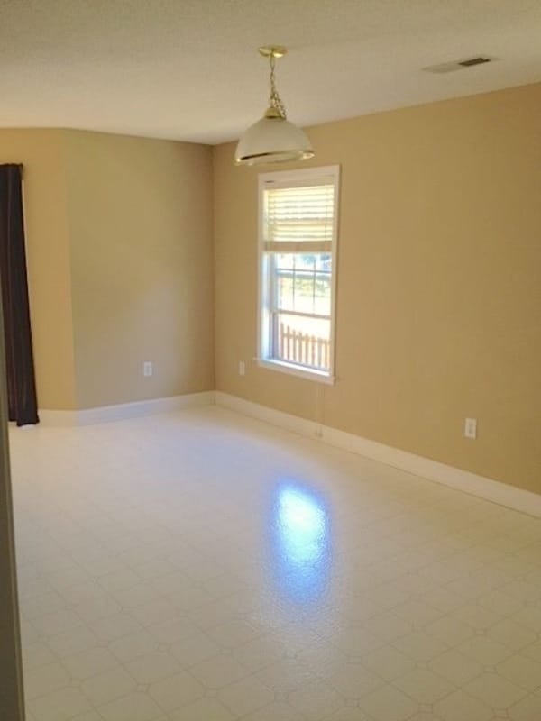 Building Photo - 10 Pasture View Ct