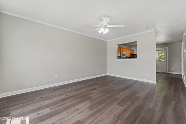 Building Photo - 1102 Springwood Dr