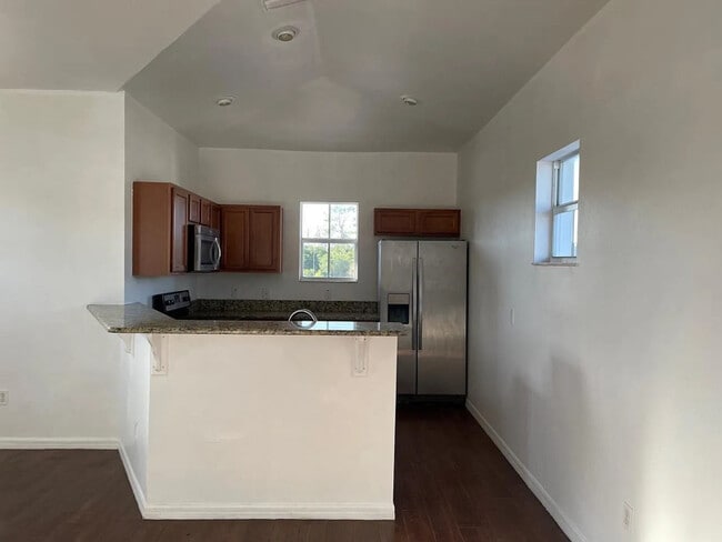 Building Photo - 505 W Hickpochee Ave