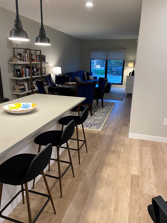 Foto principal - 1850 Green Bay Rd