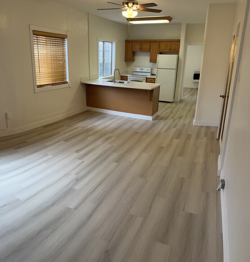 Foto del edificio - 5754-5760 Melrose Ave