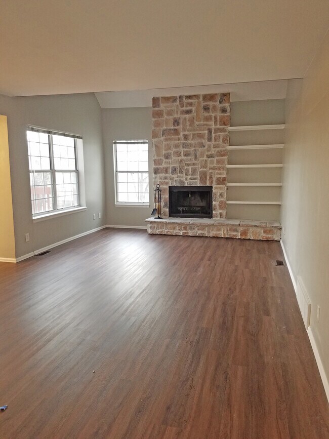 Building Photo - 314 Cobblestone Dr
