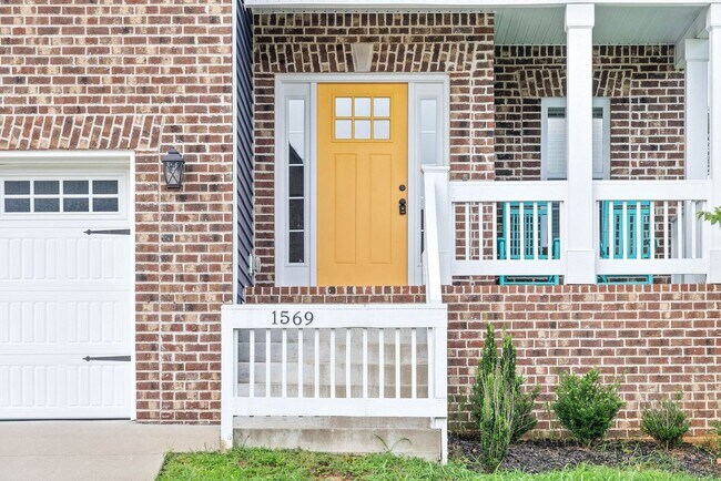 Foto del edificio - Pet Friendly Three Bedroom with Bonus!