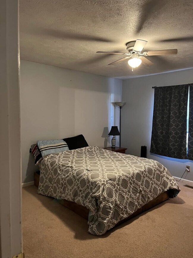 Foto del edificio - 5584 Grimes Rd