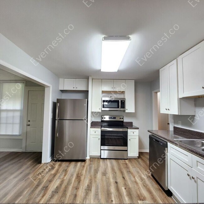 Building Photo - 3815 Cumberland Way