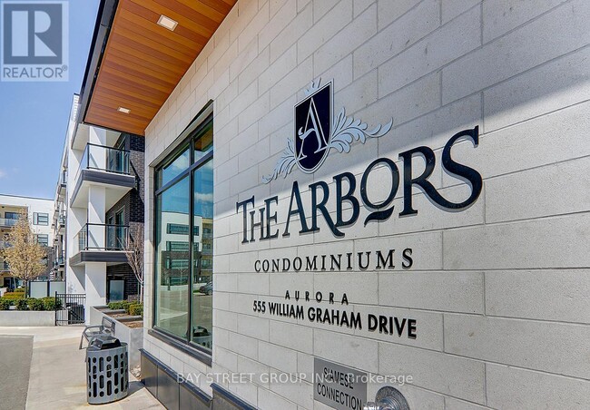 Photo du bâtiment - 555 William Graham Dr