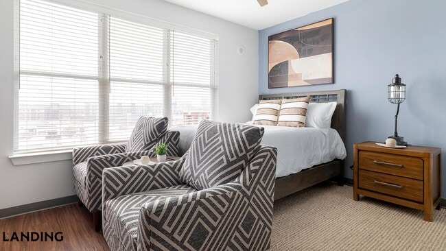 Building Photo - 302 13th St S