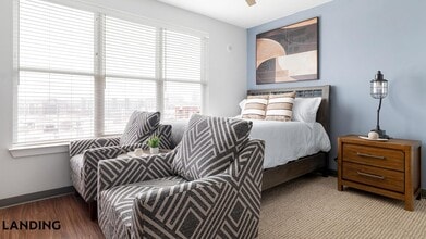 Building Photo - 302 13th St S