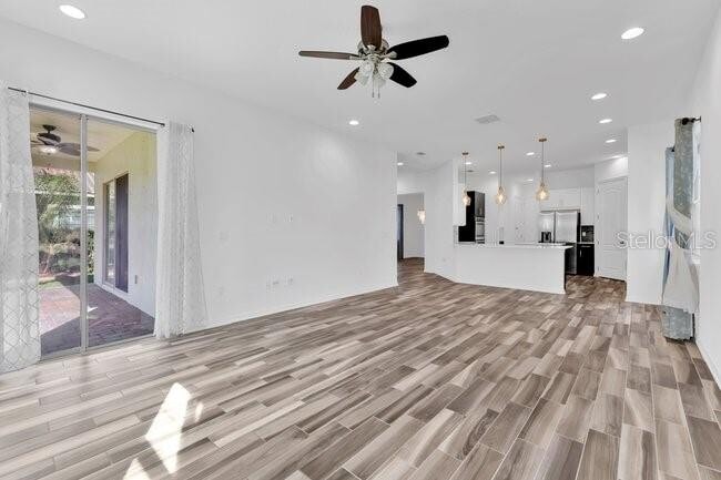 Building Photo - 10466 Siddington Dr