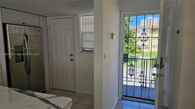 Foto del edificio - 20200 NE 29th Ct