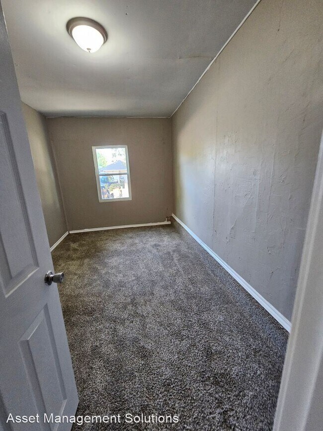 Foto del edificio - 5 br, 1 bath House - 430 W Juniper