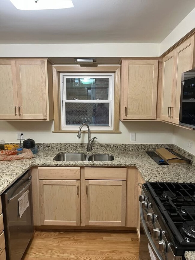 Building Photo - 6537 N Natoma Ave