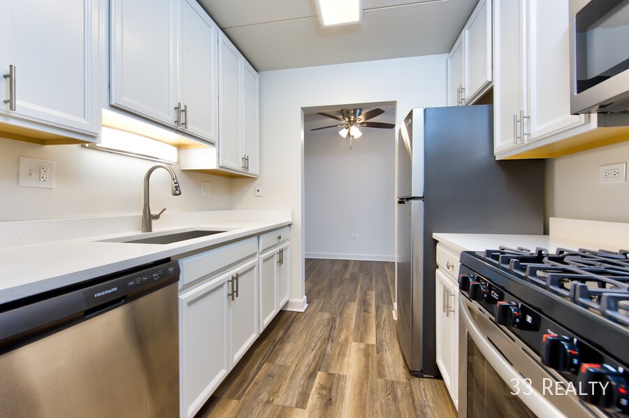 Primary Photo - NEWLY Renovated Beautiful Spacious 1 Bedro...