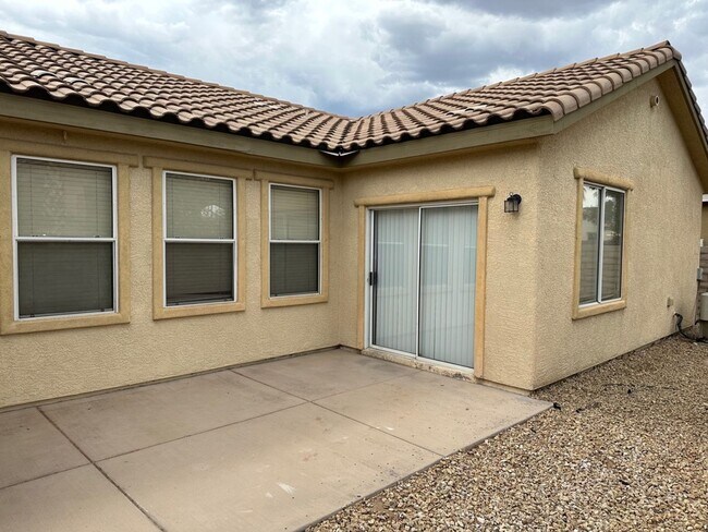 Foto del edificio - Single story town home with 3 bedrooms and 2 bath in Summerlin