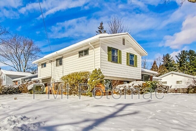 Foto del edificio - 717 Carter Rd