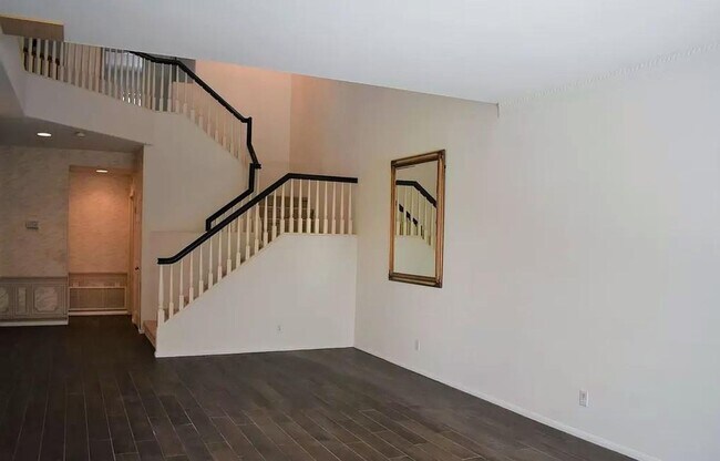 Building Photo - Coming Soon: Beautiful 3Bd 2.5Ba Home in F...
