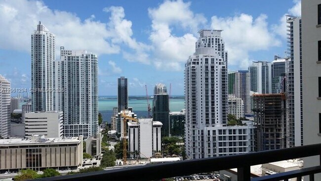 Foto del edificio - 999 SW 1st Ave